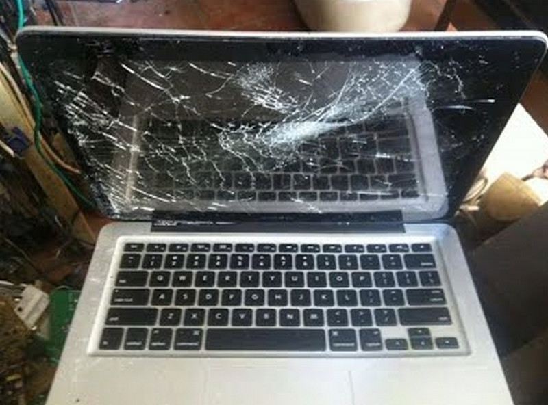 Màn hình cảm ứng laptop bị vỡ