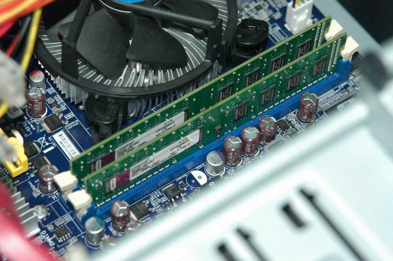 RAM trong case máy tính