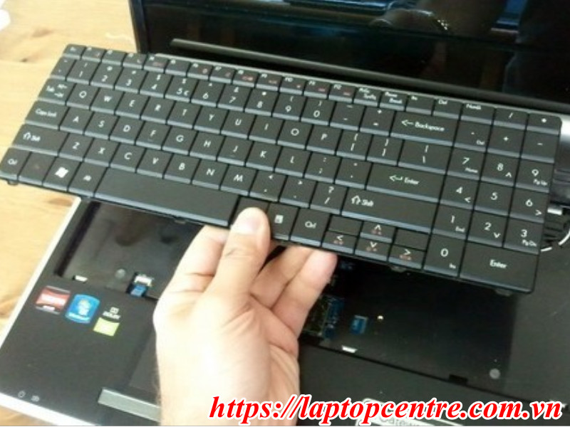 Thay bàn phím Laptop Lenovo tại Laptopcentre giúp bạn yên tâm về chất lượng, giá thành