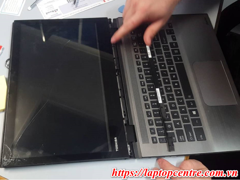 Thay màn hình cảm ứng Laptop chính hãng tại Laptopcentre yên tâm chất lượng, giá tốt