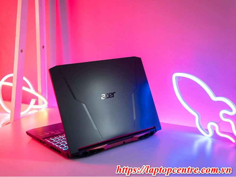Giá thành Laptop Acer phụ thuộc vào đơn vị bán hàng bạn lựa chọn