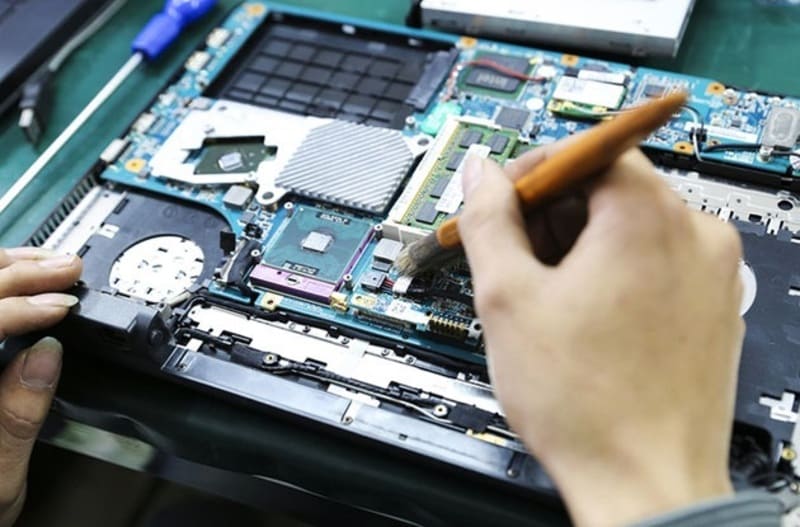 Vệ sinh máy tính tăng tuổi thọ linh phụ kiện